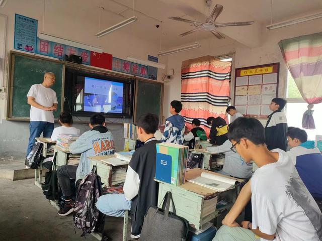 评课表格模板图片（评课表格模板下载）