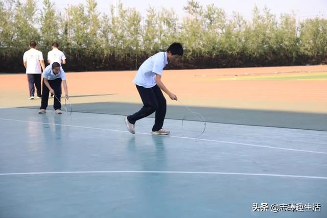 铁圈装订图片（铁圈和铝合金圈的区别）
