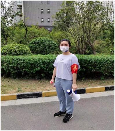 关于志愿者的作文英语初二（关于志愿者的作文英语带翻译）