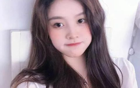 高一新生自我介绍简单大方50字，高一新生自我介绍简单大方600字