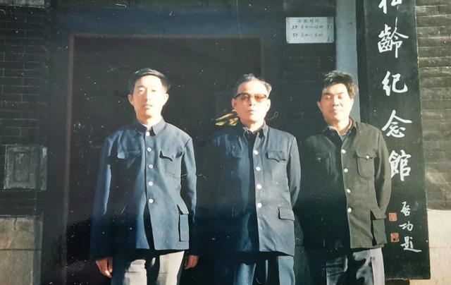 作文我的老师300字左右，三年级作文我的老师300字左右